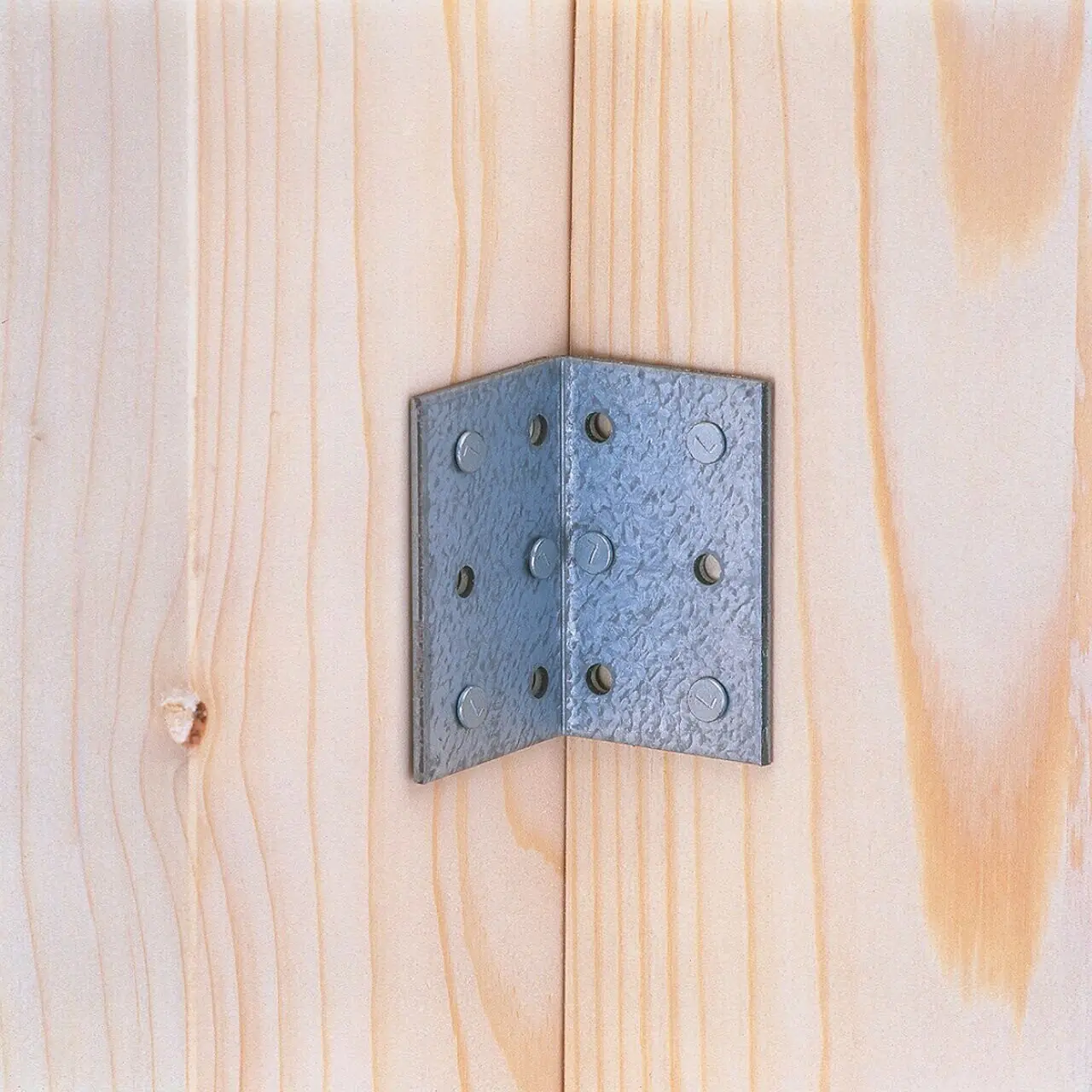 Ángulo de Placa Perdorada 60x60x50